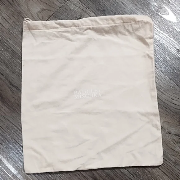 Badgley Mischka Cream Dust Bag - Picture 2 of 7